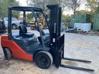 2011 Toyota 8fgu25 Forklifts  3 Stage Sideshift 5000 Lb Cap Solid-pneumatic Tire