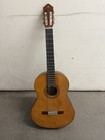 Yamaha C40 Classical Guitar   Gigbag Plays   Sound A  Back Blemish damage Used