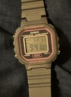 Ladies Casio 3284 Illuminator Lcd Quartz Alarm Chrono Digital Watch La-20wh Ea