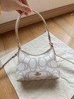 Coach Cbi05 Laurel Small Shoulder Bag In Sketch Signature New Us