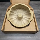 The Pampered Chef - Family Heritage Stoneware - Bundt Cake Pan  1440 - Bakeware