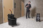 Rubbermaid Wavebrake 35 Qt Mop Bucket   Wringer Combo On Wheels  Black