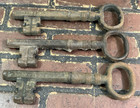 Vintage Cast Iron Skeleton Key 10    Lot Of 3 Antique Decor