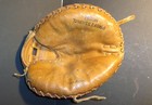 R h macy   Co  New York Baseball Glove Mitt Padded Catcher  50s Vintage Rht