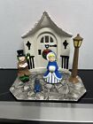 Vtg      Holland Mold Ceramic Christmas Carolers  Dog  light  Post  house