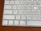 Apple Magic Keyboard A1644 Bluetooth Lightning Rechargeable White  read    C871