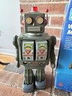 Vtg Homme Walk Man Space Martian Robot Tin Battery Operated Toy Untested Ufo Box