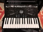 Hohner Bravo Iii 72 Accordion W Case