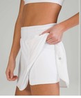 Women s Lululemon Hotty Hot High-rise Skirt White Size 12