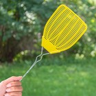  3 Pack enoz Fly Swatter  Wire Handled Plastic Fly Swatter  Assorted Colors 2 C