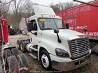 2017 Freightliner Cascadia T a Day Cab Semi Truck Tractor Dd13 A t -parts repair