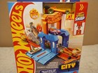 Hot Wheels City Dine   Go Drive Thru Track Play Set 2026 W  Hot Dog Car -new
