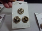 Le Chic Vintage Buttons  6  On Two Card  Done In Shiny  Gold Filigree Sz 3 4 