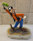 Disney s  Goofy Tipping Hat   173 1500  Mm1555  By Ron Lee   autographed  