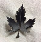 Pin Brooch Lapel Silver Tone Gray Etched Shinny Brushed Curve 3d Maple Leaf 2 5 