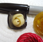Lot Of 5 Vintage Extruded Celluloid Buttons 7 8  To 1 1 8 