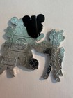 Disney Exclusive 2019 Christmas Holiday Mickey Feeding Reindeer Pin  d8 