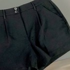 Nautica Jeans Women s Stretch Pleated Black 4 5  Inseam Shorts Size 6