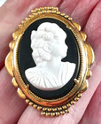 Lovely Vintage 1940-50 s Era Molded Lucite Cameo 1 5  Gold Tone Pin brooch 