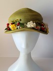 Vintage 1950s Magee   s Lincoln Green Straw Cloche Hat Floral Berry Trim Velvet