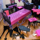 Monster High Huge Furniture   Accessory Lot Chairs  Spectra Bed  Stands