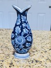 Vintage Chinoiserie Blue   White Chinese 9-3 4    Porcelain Vase Ec