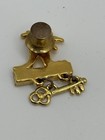 Rare  Outback Steakhouse Gold Kangaroo  skeleton  Key   Anniversary Lapel Pin