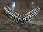 Native American Sterling Silver Ribbed Melon 1 2  V Bracelet By Thomas Charley