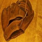 Wilson Vintage Leather Baseball Glove Mitt Nylom Stitched League Model Usa