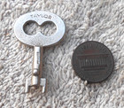 Rare     Vintage   Handcuffs  Key   680