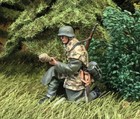 Britains World War 2 German 25276 Grenadier Kneeling With Panzerfaust