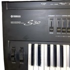 Yamaha S30 Professional Keyboard Music Synthesizer 61 Keyboard 1 Key Broken