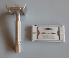 Vintage Gillette Double Edge Safety Razor Set In Plastic Case - Very Good