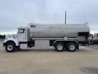 2004 Peterbilt 330    Manual