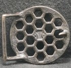 Xg23133 Very Cool Vintage 1970s    honeycomb Artwork    Unisex Brass Belt Buckle