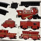 Santa s Express Ho Starter Set Christmas Train cars   Light Function  37 Pieces