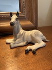 Hagen-renaker Arabian Foal    fez    White Horse Figurine  Usa  4   x3    