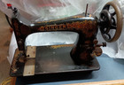Vintage Antique Singer Sewing Machine Model D1066786 Turns Freely May 1909