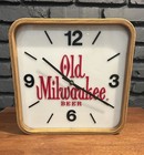 Vintage Old Milwaukee Beer Light Up Clock Sign