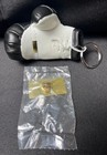 2001 Laila Ali Vs Jacqui Frazier Onsite Boxing Souvenirs Pinback   Mini-glove