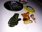 Gremlins  Betty Boop  Mad  Skellington  Muttley  Frog Vintage Metal Pin Back Lot