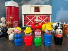 Vintage Fisher Price Little People Play Family Farm 915  Complete  Nice Moo  Dog