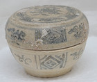 Hoi An Hoard Shipwreck Bl wt Scroll Tendrils   Fetal Floral Covered Box  59629