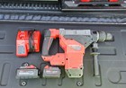 Milwaukee 2718-20     1    Rotary Hammer Drill W  8 0ah   5 0ah Batteries   Charger