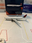 Gemini Jets Delta Airlines A330-300 1 400 Scale Model