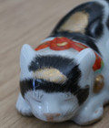 Vintage Kutani Japanese Porcelain Ceramic Sleeping Cat Figurine Gold 4  Preowned