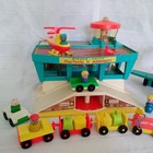 Vintage Fisher Price Little People Complete Play Family Airport  996 -  Fpb014