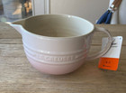 Le Creuset Stoneware Batter Mixing Bowl  2 Qt   Shell Pink New