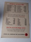 1961 Willie Davis Union76 Meet The Dodger Family Booklet 