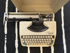 Rare Olympia Splendid 33  German Quertz Keyboard  Cursive Font - For Repair